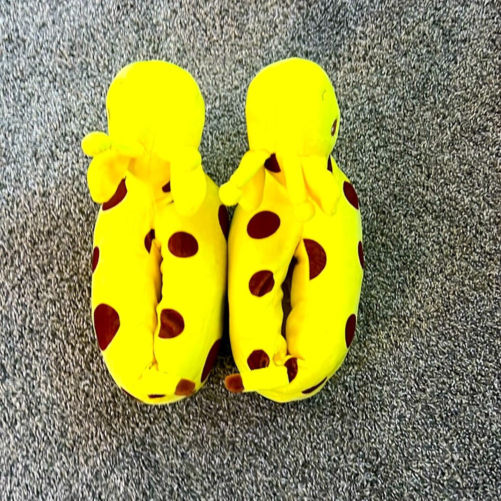 giraffe slippers
